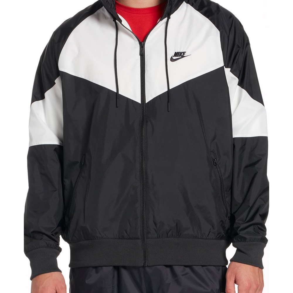 Nike hooded windbreaker men’s M
